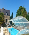 Terrasse + chaise + piscine